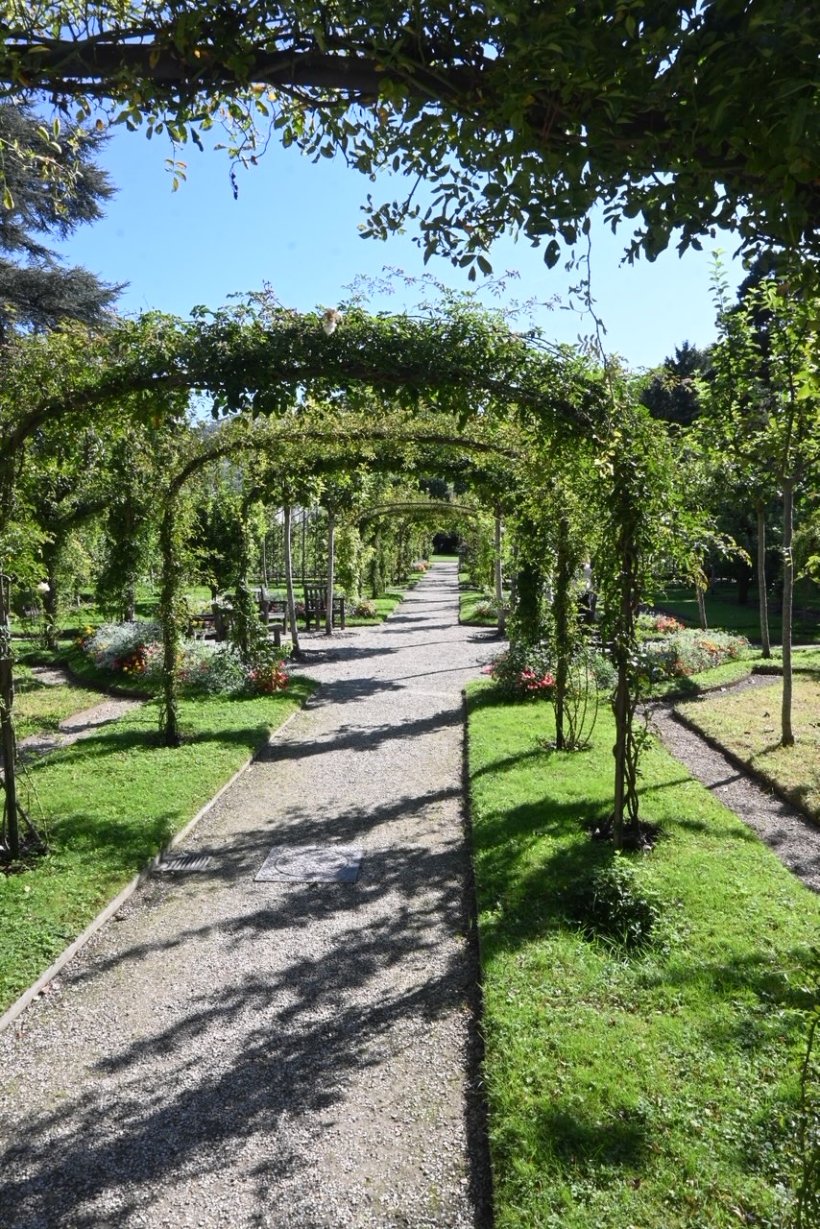 <img alt="" src="/images/e/6/f/c/4/e6fc401b0e91dca3f28ebf9049bc5591ef13c21a-jardin-albert-kahn.jpg" />